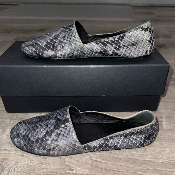 VINCE BOGART BLACK WHITE SNAKE SLIP ON LOAFER SHOES 5.5 - Picture 1 of 8